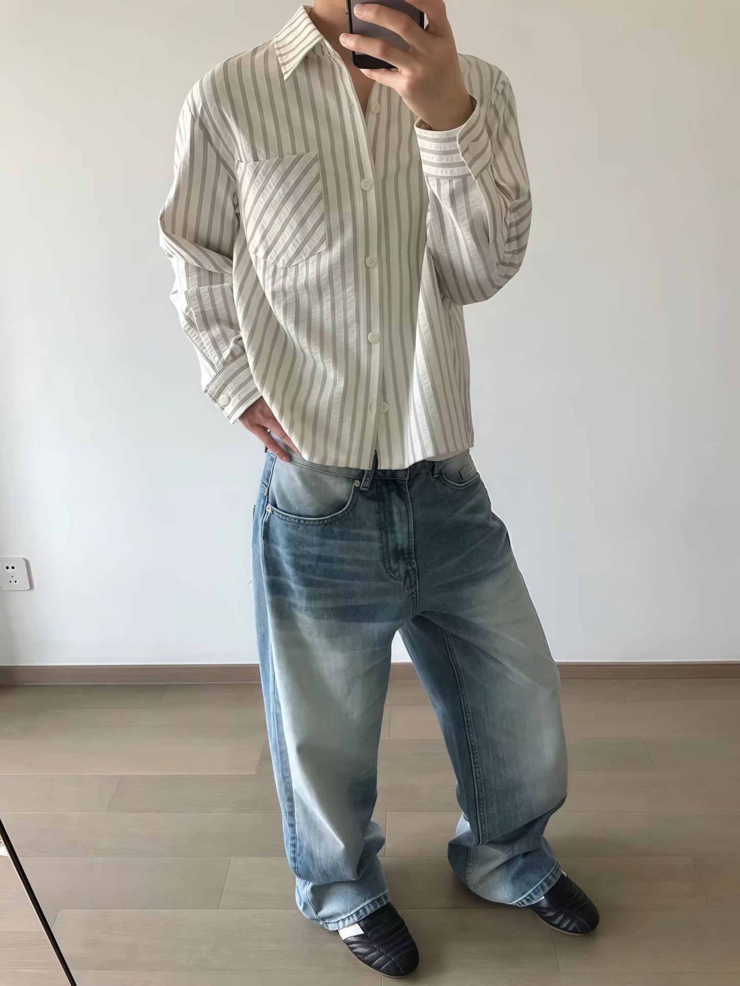 No. K422 Casual Commuting Single Pocket Gray and White Striped Shirt